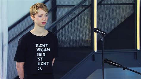 militante veganerin pornos|Militante Veganerin Porn Videos 